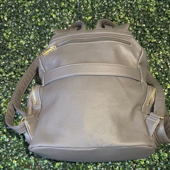 MIA K - Picture 4 of 11